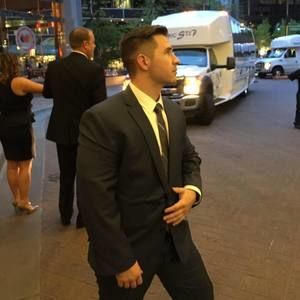 Meet your Posher, Devin